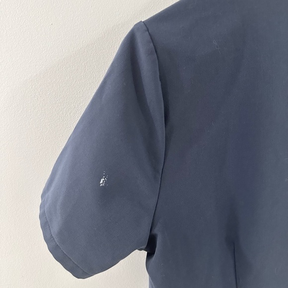 FIGS Catarina One Pocket Scrub Top Navy Size Medium - Picture 10 of 10